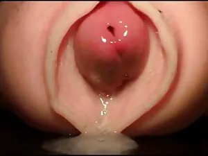 愛人は彼女の足を舐める対象である奴隷を命 ...