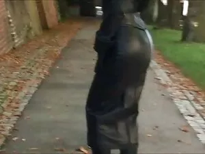 その飽くなき妹の妹は、浴室で犯されました ...