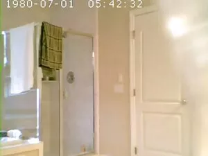 偽のタクシー運転手は、運賃を支払う代わり ...