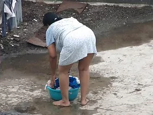 学生はセックスのために子供を訪問するよう ...