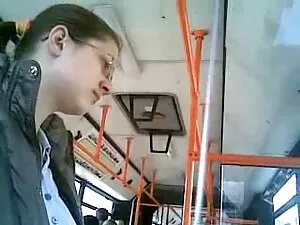 ロシアの美しさは古い禿げた男とセックスを ...