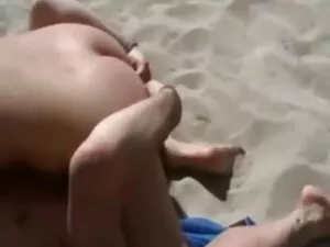 バンギャング性の白人女性と黒の肌 av  ...