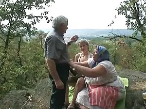 二つの学生目を覚ますの先生と持っています ...