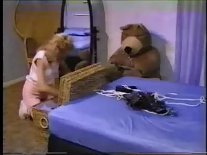 愛人は首輪で従順な奴隷を嘲笑する 女子  ...