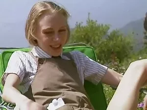 ケイトは友人に犯され、セックスによって嫌 ...